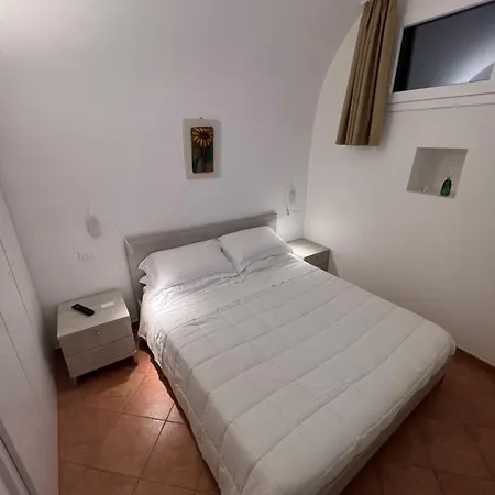 Holiday home Trullo Il Gelso With Private Salt Water Infinity Pool And Jacuzzi Inside San Michele Salentino