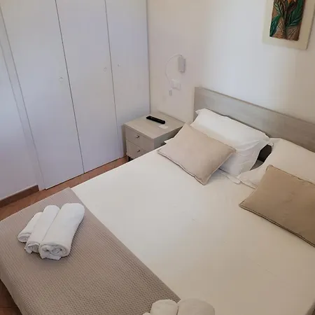 Holiday home Trullo Il Gelso With Private Salt Water Infinity Pool And Jacuzzi Inside *