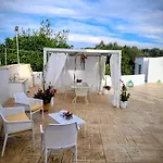 Ferienhaus Trullo Il Gelso With Private Salt Water Infinity Pool And Jacuzzi Inside