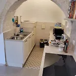 Ferienhaus Trullo Il Gelso With Private Salt Water Infinity Pool And Jacuzzi Inside