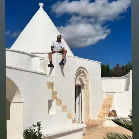 Hébergement de vacances Trullo Il Gelso With Private Salt Water Infinity Pool And Jacuzzi Inside San Michele Salentino