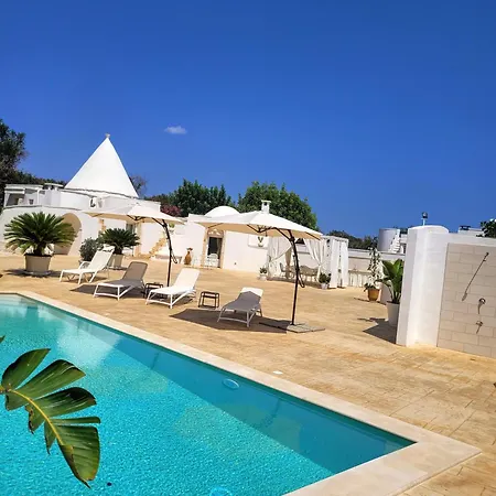 Casa vacanze Trullo Il Gelso With Private Salt Water Infinity Pool And Jacuzzi Inside