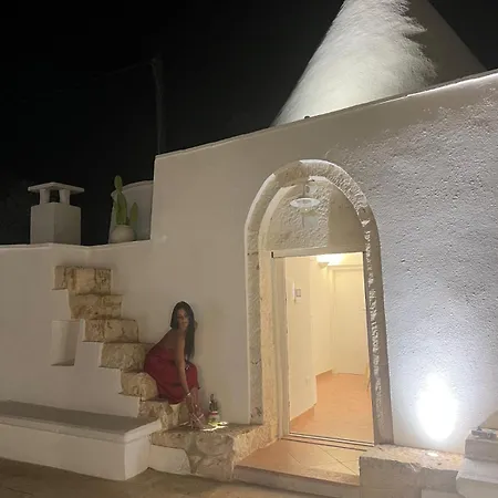 Trullo Il Gelso With Private Salt Water Infinity Pool And Jacuzzi Inside San Michele Salentino