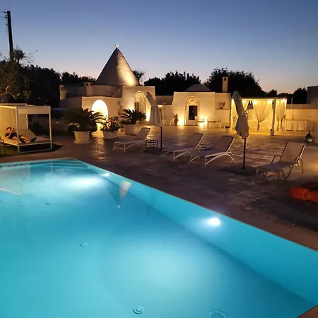 Hébergement de vacances Trullo Il Gelso With Private Salt Water Infinity Pool And Jacuzzi Inside