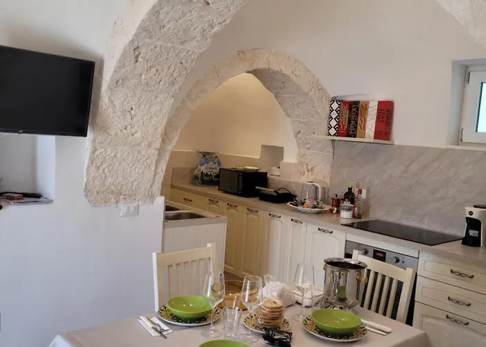 Trullo Il Gelso With Private Salt Water Infinity Pool And Jacuzzi Inside San Michele Salentino