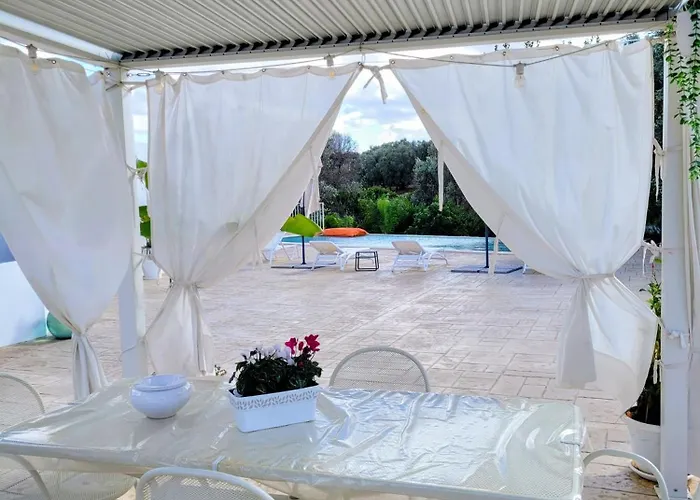 Trullo Il Gelso With Private Salt Water Infinity Pool And Jacuzzi Inside * San Michele Salentino